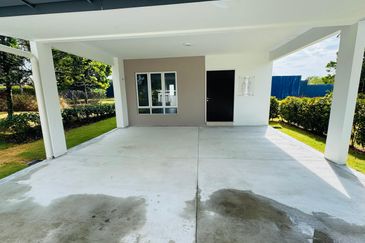 Corner Lot Freehold Double Storey House nr Mambau Seremban 2 town