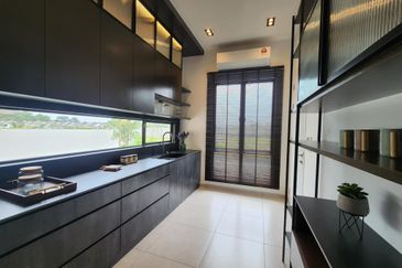 Gated Guarded Double Storey Semi D nr Ayer Keroh Bemban Tiara Golf Melaka