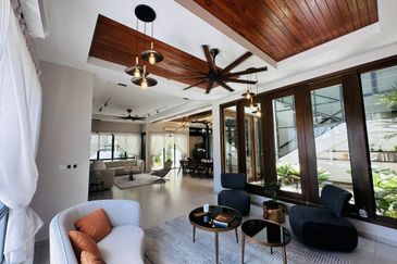 Gated Guarded Double Storey Semi D nr Ayer Keroh Bemban Tiara Golf Melaka