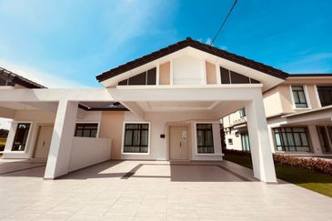 Freehold Single Storey Semi D Gated Guarded nr Jasin Bemban Ayer Keroh Muar Melaka