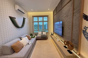 Freehold 4 bedroom RM2xxK Apartment Strategic Location nr Labu Lobak Seremban Gateway Seremban