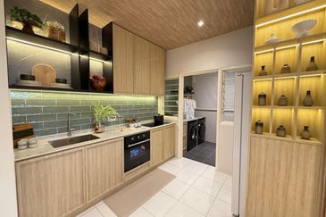 Freehold 4 bedroom RM2xxK Apartment Strategic Location nr Labu Lobak Seremban Gateway Seremban