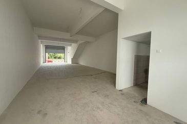 Facing Main Road Freehold Double Storey Shop Lot nr nr Bertam Purta Tanjung Minyak Cheng Melaka