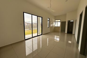 Single Storey House Gated Guarded nr Jasin Bemban Ayer Keroh Melaka