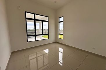100% FULL LOAN Freehold Single Storey Terrace Bemban Mydin Jasin Botani