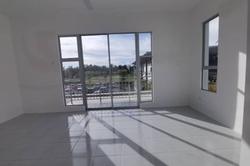 FREEHOLD🔥RM0 Downpayment Double Storey Bemban Near Mydin Jasin Serkam