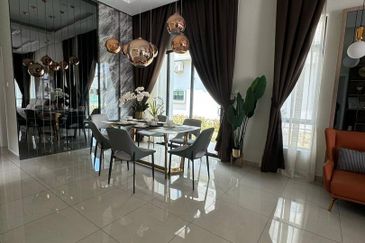 Gated Guarded Freehold Gated Guarded Single Storey Semi D nr Jasin Bemban Ayer Keroh Melaka