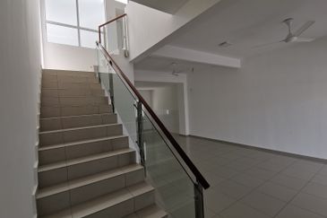 Brand New Gated Guarded Double Storey House at Country Villa Ayer Keroh Melaka