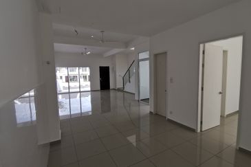 Brand New Gated Guarded Double Storey House at Country Villa Ayer Keroh Melaka