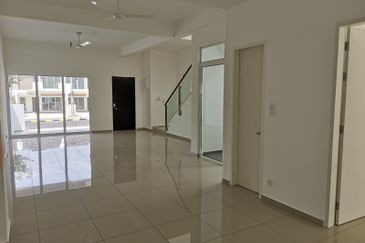 Brand New Gated Guarded Double Storey House at Country Villa Ayer Keroh Melaka