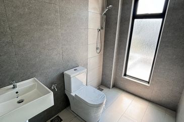 28 x 75 sq.ft  Gated Guarded Double Storey House nr Ayer Keroh Mitc Melaka