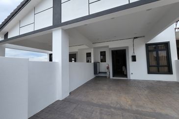 Gated Bumi Lot Double Storey House nr Krubong SPA Highway Cheng Melaka Town