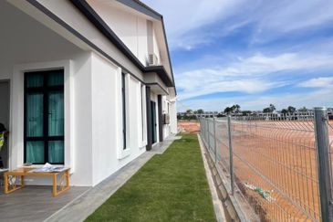 Single Single Storey Semi D Gated Guarded nr Ayer Keroh Melaka