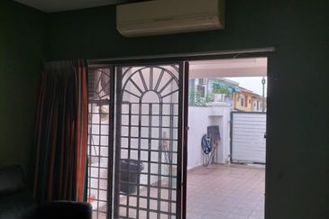 FREEHOLD RENOVATED & EXTEND Double Storey nr Senawang Seremban
