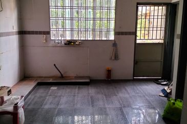 FREEHOLD RENOVATED & EXTEND Double Storey nr Senawang Seremban