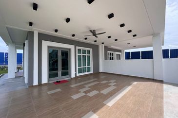 Freehold Freehold Gated Guarded 22 x 80 Double Storey House at Cheng Paya Rumput Melaka