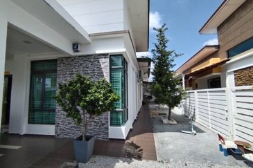 Freehold Gated Guarded SIngle Storey Bungalow at Paya Rumput Cheng Melaka