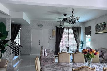 Freehold Move in Condition Double Storey House at Jasin Melaka