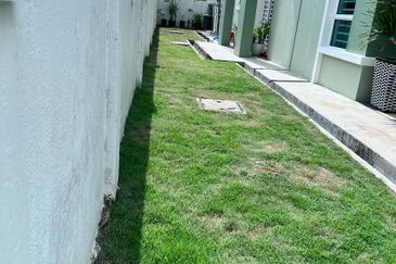 Freehold Move in Condition Double Storey House at Jasin Melaka