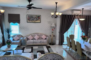 Freehold Move in Condition Double Storey House at Jasin Melaka