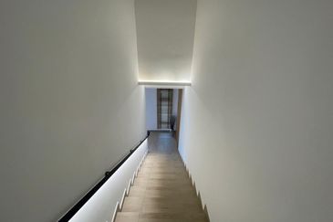 Freehold Gated Guarded Near to Town Double Storey House at Cheng Paya Rumput Lotus Melaka