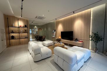 Freehold Gated Guarded Near to Town Double Storey House at Cheng Paya Rumput Lotus Melaka