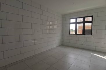 Freehold Gated Guarded Near to Town Double Storey House at Cheng Paya Rumput Lotus Melaka