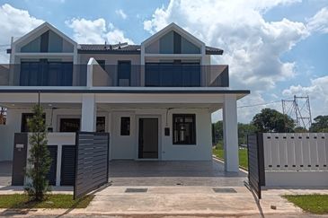Gated Krubong Area Double Storey House nr Krubong Stadium Hang Jebat Krubong Melaka Town