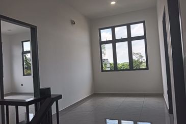 Gated Krubong Area Double Storey House nr Krubong Stadium Hang Jebat Krubong Melaka Town