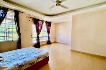Freehold Fully Extended Double Storey House at Cheng Melaka