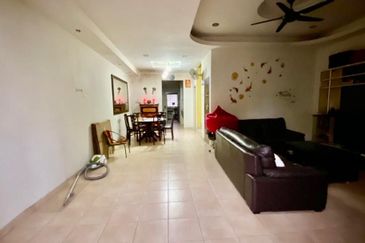 Freehold Fully Extended Double Storey House at Cheng Melaka