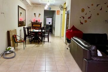 Freehold Fully Extended Double Storey House at Cheng Melaka