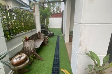 Gated Guarded Double Storey Bungalow nr Ozana MITC Ayer Keroh Melaka