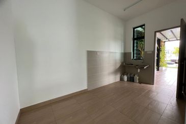 Rumah Semi D Setingkat Bumi Lot Freehold di area Bertam Cheng Melaka