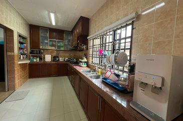 10ft Extra Land Renovated at Paya Rumput Area Double Storey House Cheng Melaka