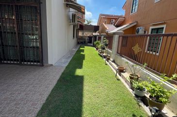 10ft Extra Land Renovated at Paya Rumput Area Double Storey House Cheng Melaka