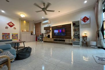 10ft Extra Land Renovated at Paya Rumput Area Double Storey House Cheng Melaka