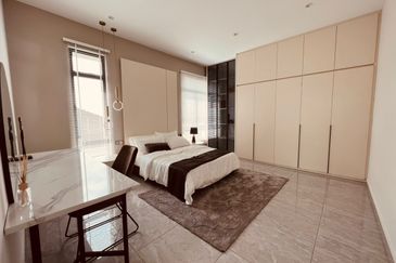 Freehold Gated Guarded Single Storey House nr Jasin Tol Mydin Bemban Ayer Keroh Melaka