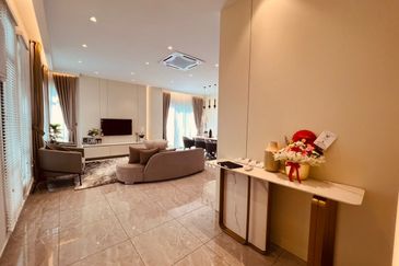 Freehold Gated Guarded Single Storey House nr Jasin Tol Mydin Bemban Ayer Keroh Melaka