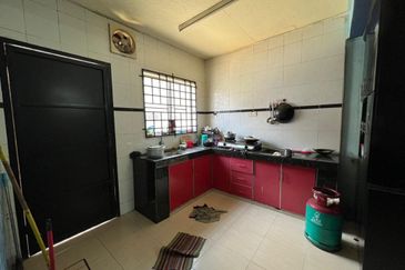 Nr Infineon Double Storey House at Melaka Baru Batu Berendam Melaka 