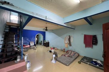 Nr Infineon Double Storey House at Melaka Baru Batu Berendam Melaka 