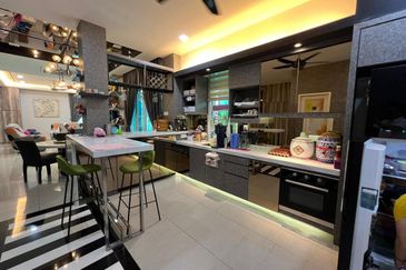 Fully Furnished Fully Renovated Double Storey Semi D nr Batu Berendam Melaka