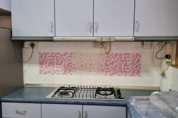 Freehold Apartment Park View Court Kampung Lapan Melaka Town