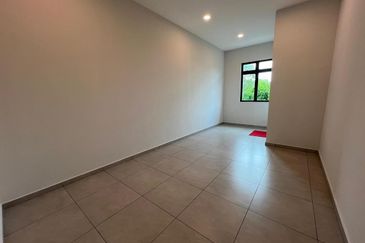 Freehold Gated Guarded Double Storey House nr Krubong Melaka