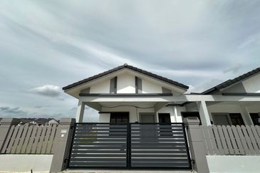 Freehold Gated Guarded Single Storey House nr Jasin Bemban Melaka
