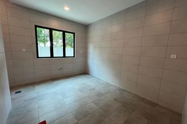 Freehold Gated Guarded Double Storey House nr Krubong Melaka Town