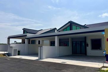 28 x 75 Single Storey House nr Ayer Keroh MITC  Bemban Jasin Bukit Katil Melaka