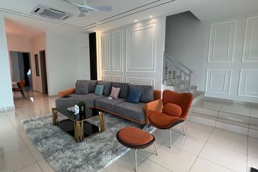 Extra Land 28 x 75 sq.t Double Storey House Gated Guarded nr Ayer Keroh MITC Bemban Melaka