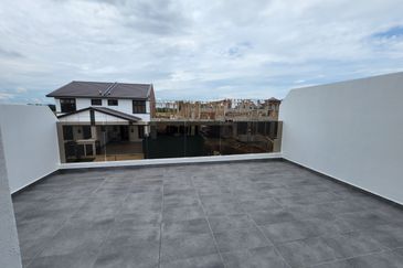 Super Strategic Location 4 mins to Lotus Cheng Double Storey House nr Cheng Krubong Paya Rumput Melaka