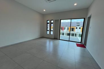 Freehold Gated Guarded Double Storey House near Krubong Melaka Town 